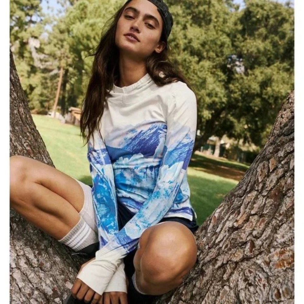 NEW FREE PEOPLE HUDDLE GLACIER PRINT HOODED TOP, XSMALL